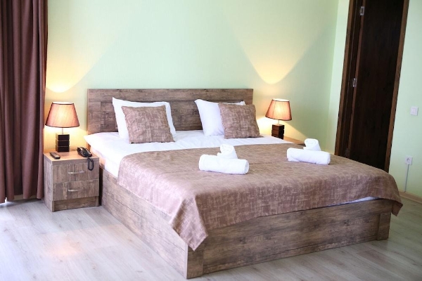 Hotel Holiday Villa (Zemo-Avchala)